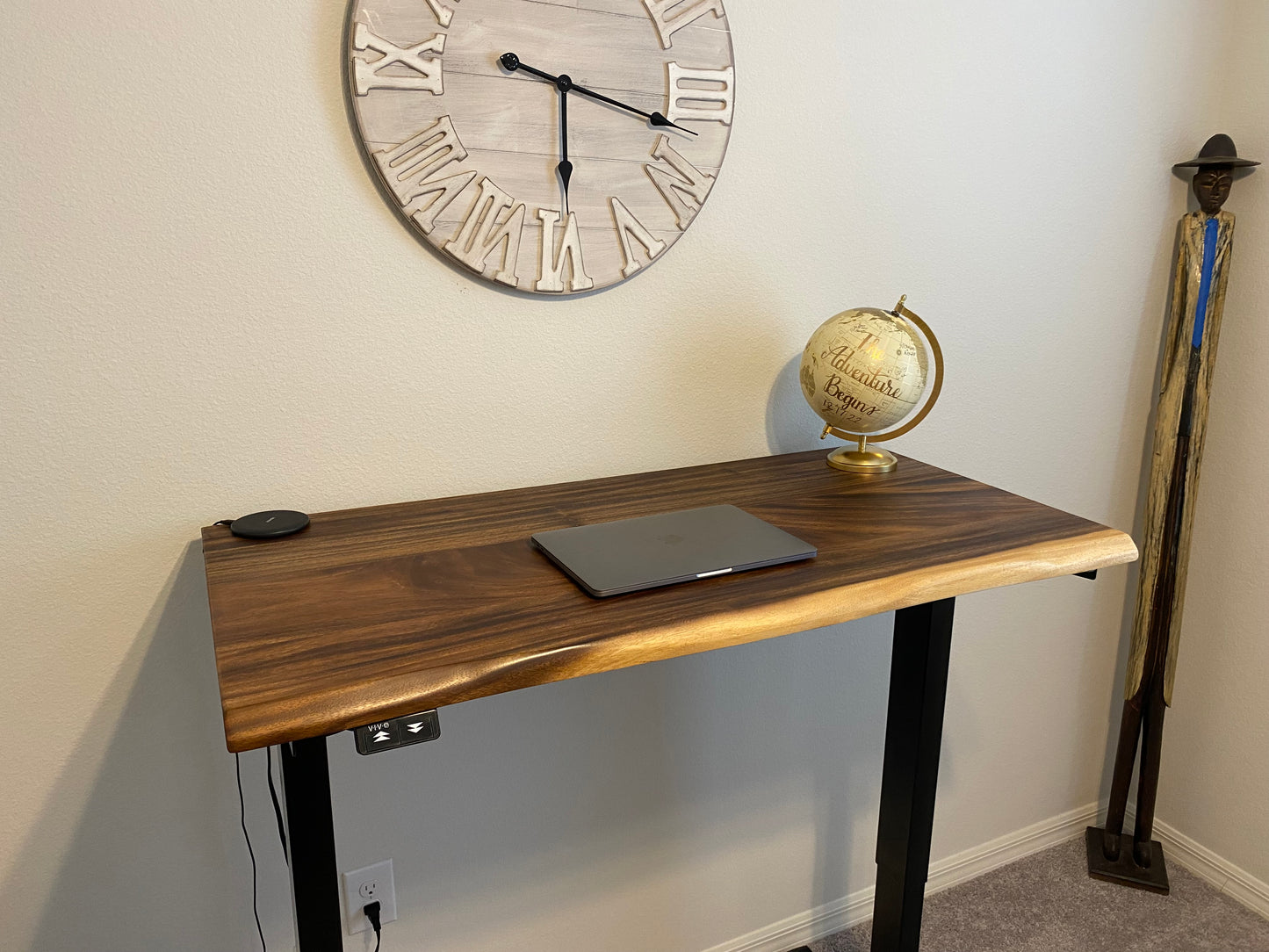 Walnut Wood Coffee Table/Desk: A Stylish Centerpiece for Your Space